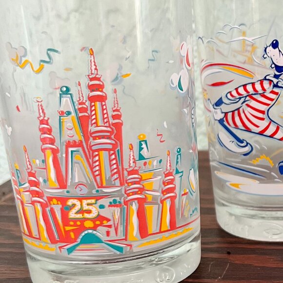 Disney World Remember The Magic 25th Anniversary Set of 4 Glasses set 1 - Picture 3 of 6